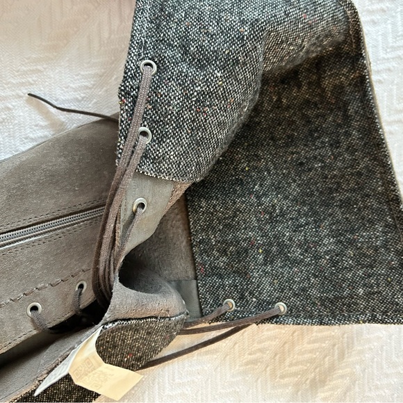 Size 7 UGG Somaya moccasin style boots fall winter boots - Picture 4 of 8